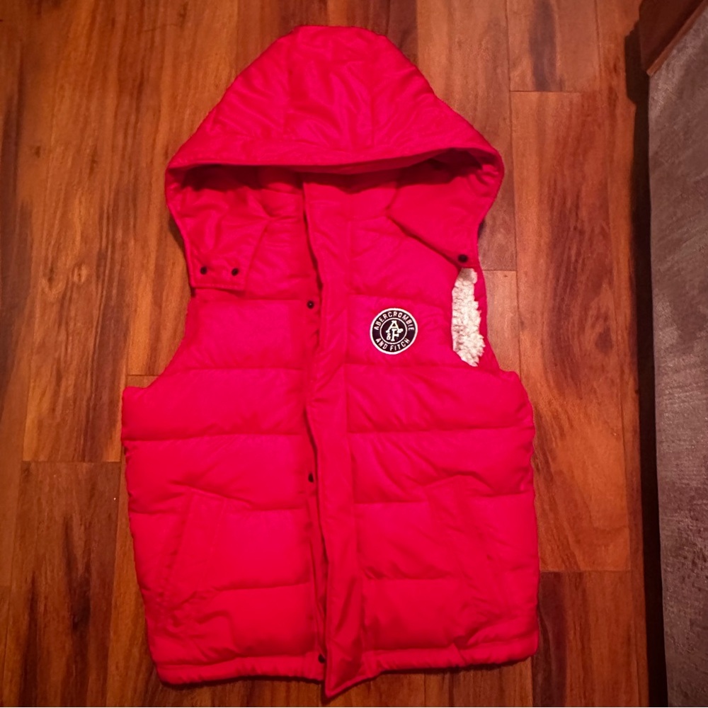 Abercrombie and Fitch puffer vest sz M